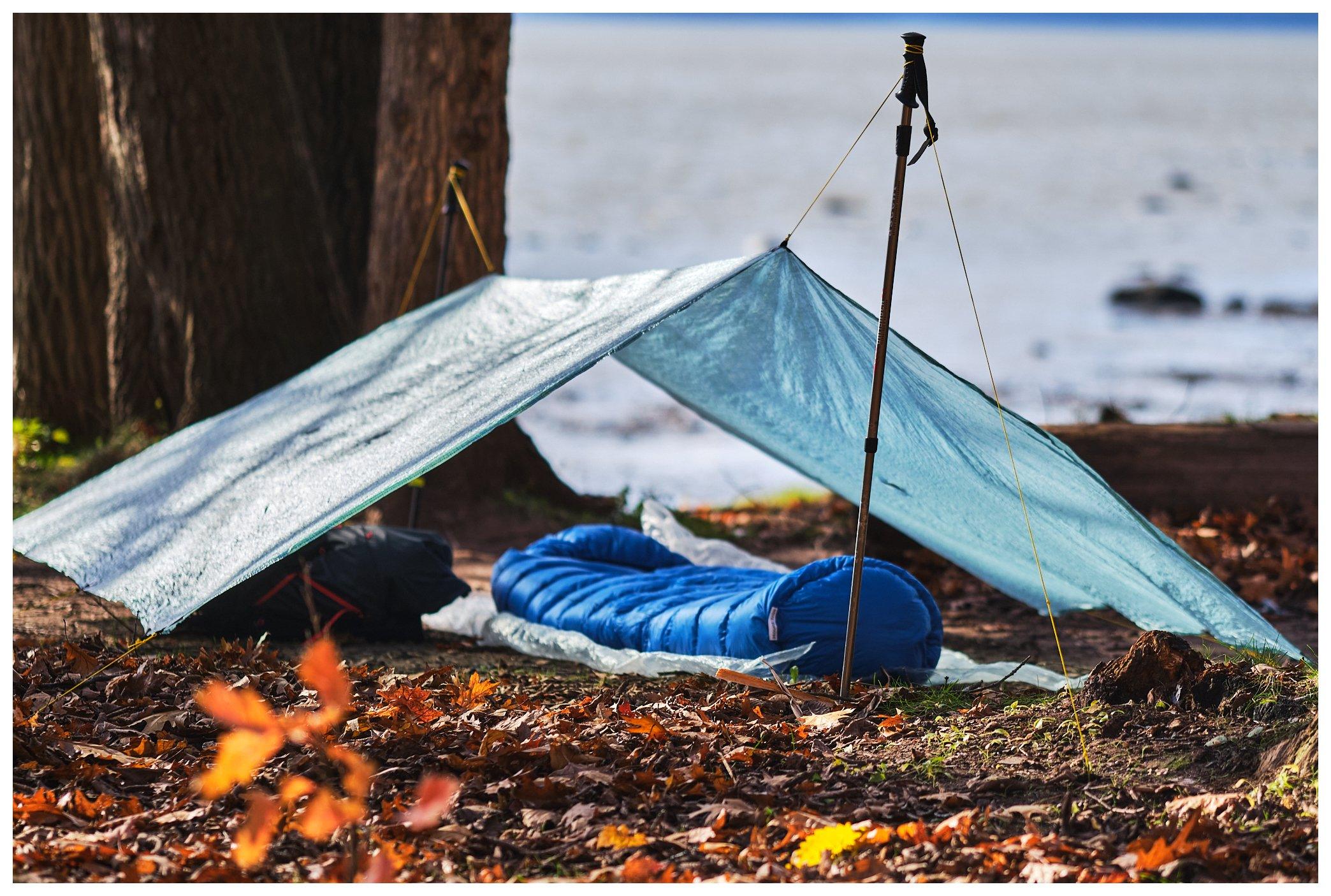 Mount Trail tarp ultraléger dyneema composite fiber (cuben fiber) fabriqué au Québec, Canada pour les longues randonnées comme le pacific crest trail, le sentier international des appalaches, l'appalachian trail: PCT.