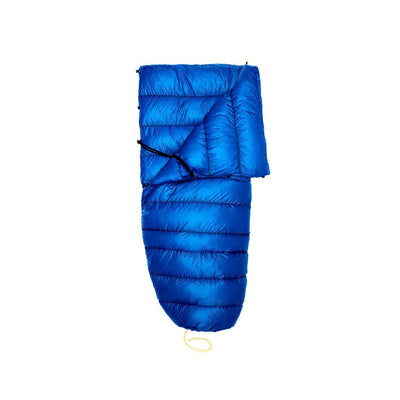 Ultralight feather and down quilt with fill power. Ideal for long hikes like the Pacific Crest Trail.